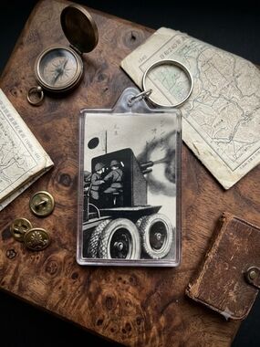 Black & White Vintage Vehicle Keychain - Unbranded